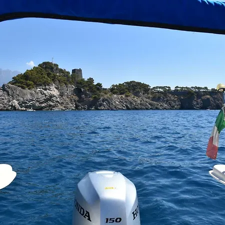 Le Del Nostromo サレルノ